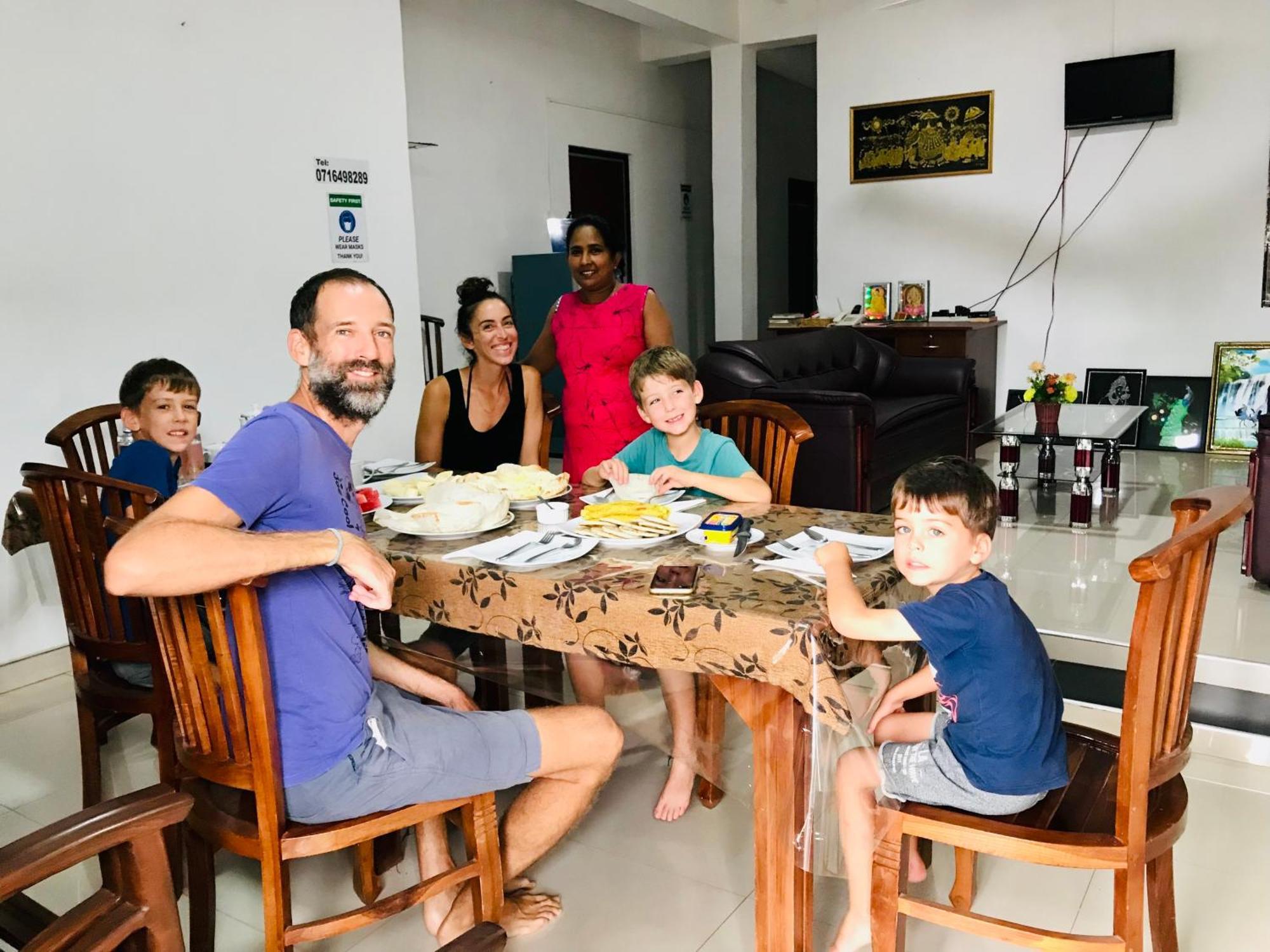 Dambulla Tourist Resort Bagian luar foto